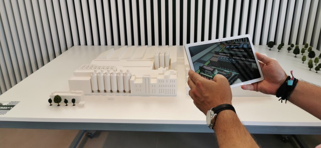 maqueta arquitectónica con realidad aumentada