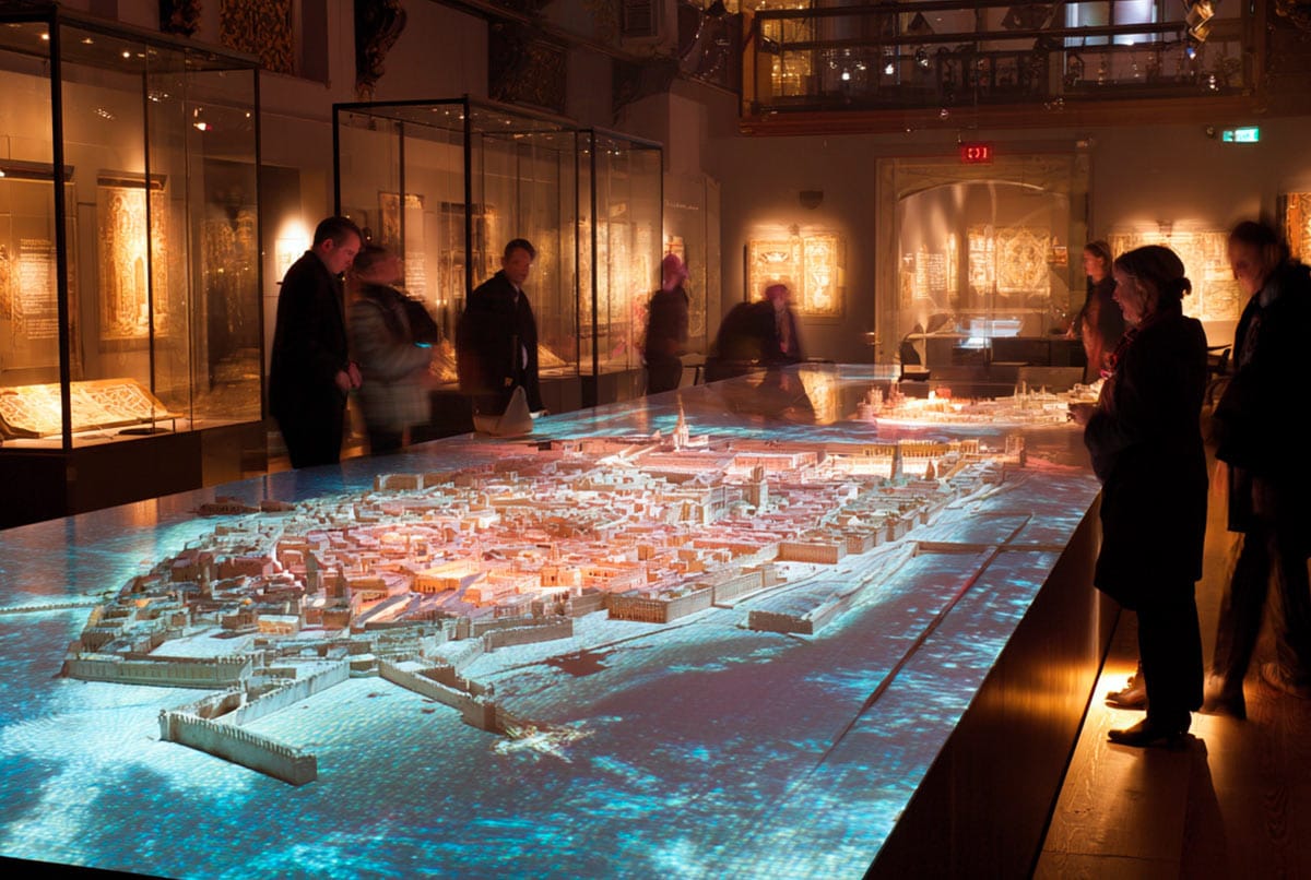 Video mapping sobre maqueta historica