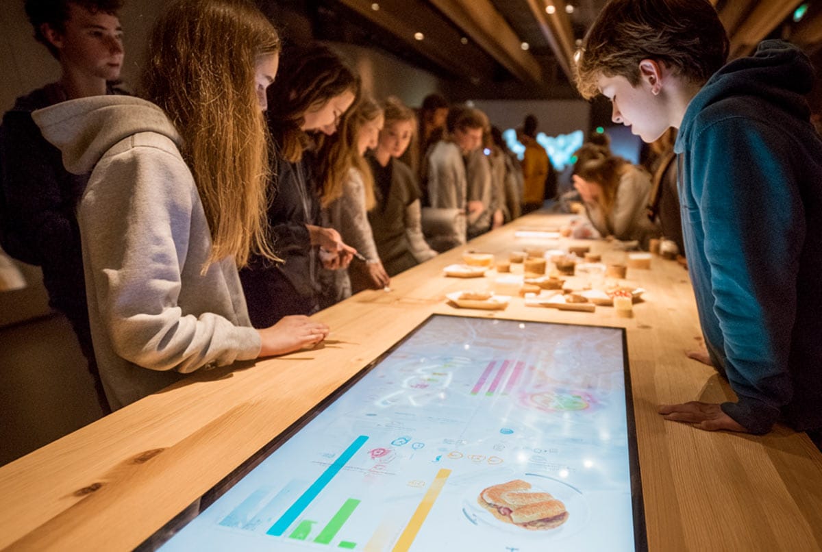 Interactive virtual model in a museum