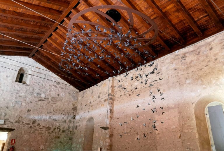 Fabricación de una escultura cinética de pájaros completa